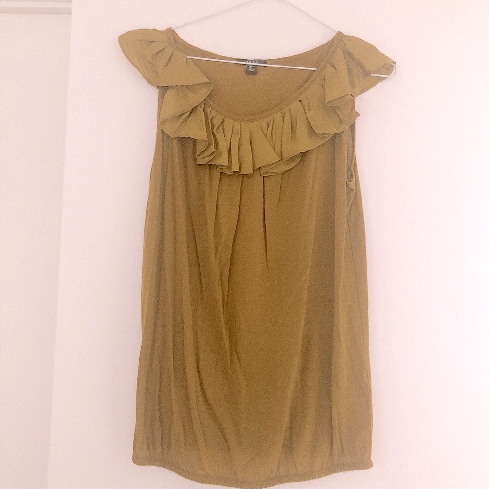 EUC JACOB Sleeveless Blouse w/ Ruffled Neck